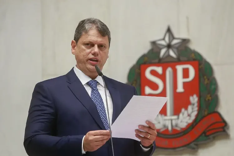 Salário mínimo pode chegar ao valor de R$ 1.550 e trabalhadores comemoram