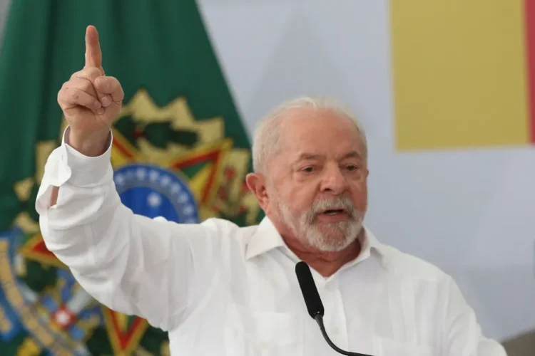 MAIS MUDANÇAS! Salário mínimo pode subir para R$ 1.410 e trabalhador comemora