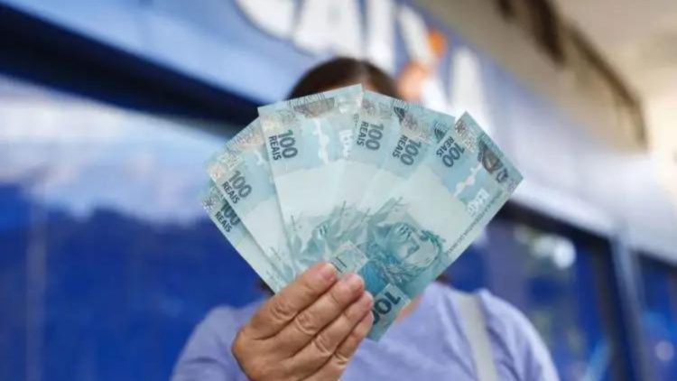 Caixa paga R$ 25 BILHÕES em benefícios até o fim deste mês para grupos específicos