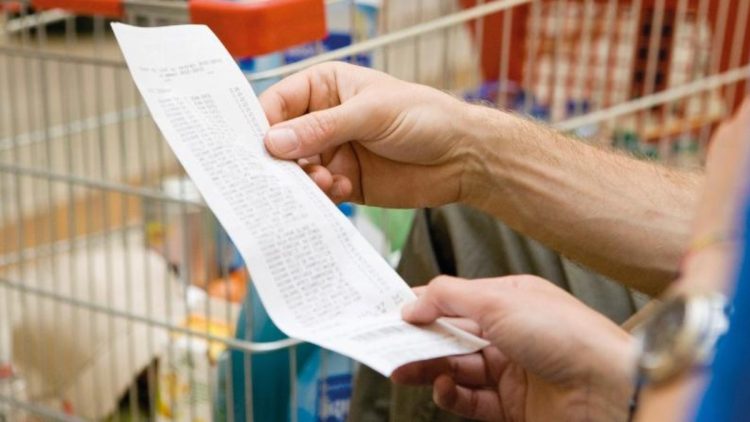 Uso do CPF na NOTA ajuda brasileiros a REDUZIREM o valor de produtos e serviços
