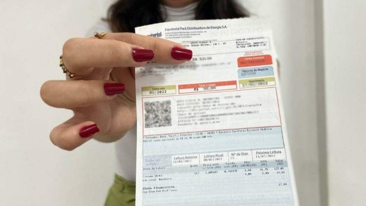 Programa de DESCONTOS na conta de luz foi ampliado e pode garantir 65% de isenção