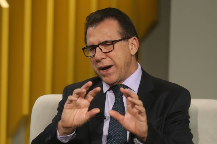 "Se a pessoa continua no saque-aniversário, continua com a restrição de sacar daqui para frente", afirma ministro do Trabalho e Emprego