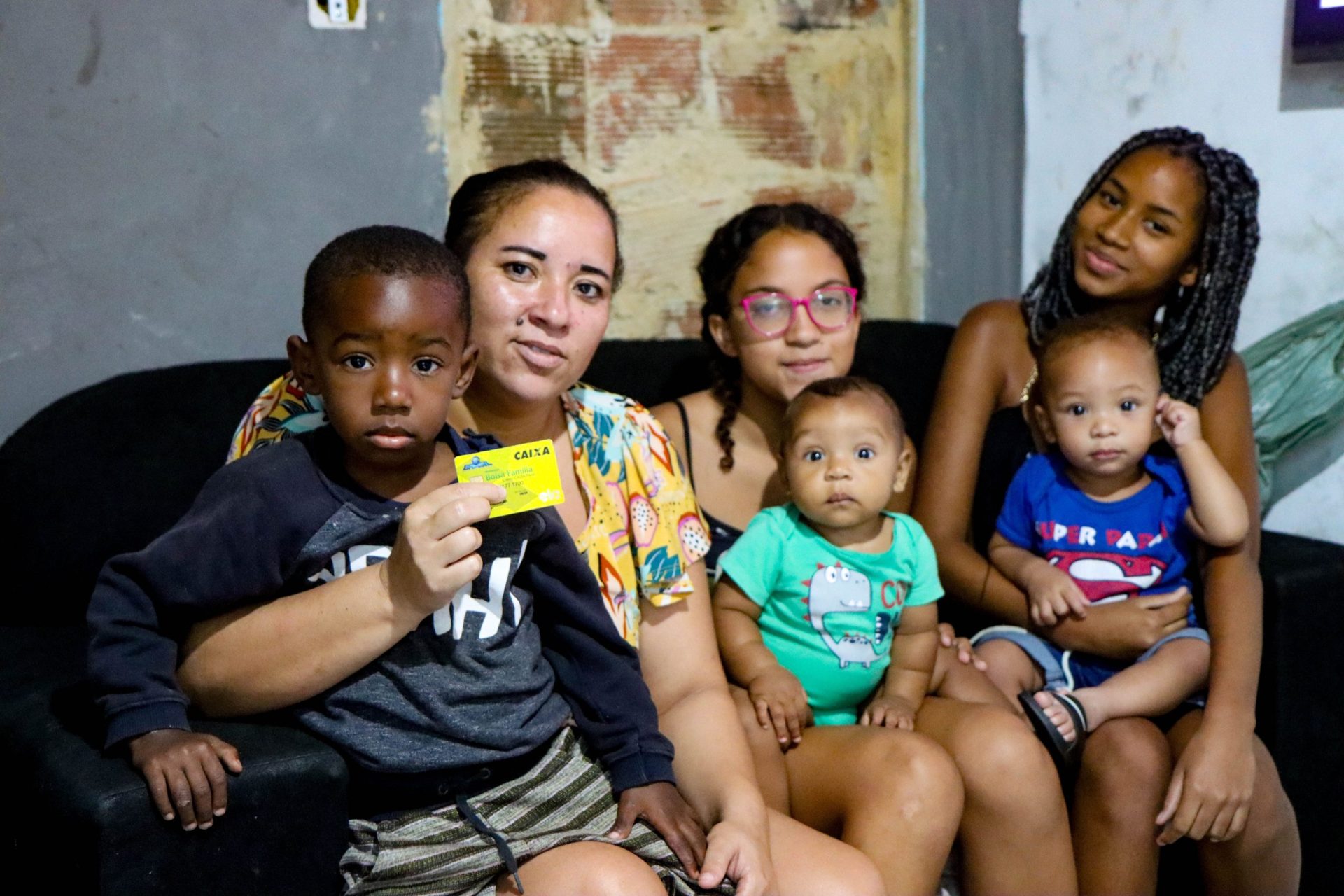 Bolsa Família: depósito de R$ 50 assusta os beneficiários que se questionam sobre o valor