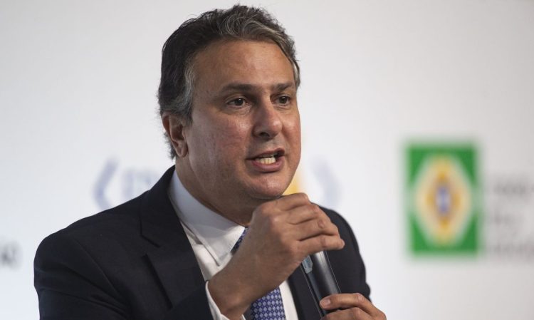 FIES ganha NOVO prazo de parcelamento com descontos inéditos