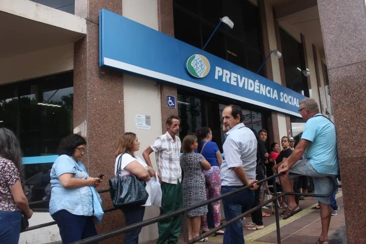 Novas regras do INSS podem ATRASAR a aposentadoria; consulte seu tempo de contribuição