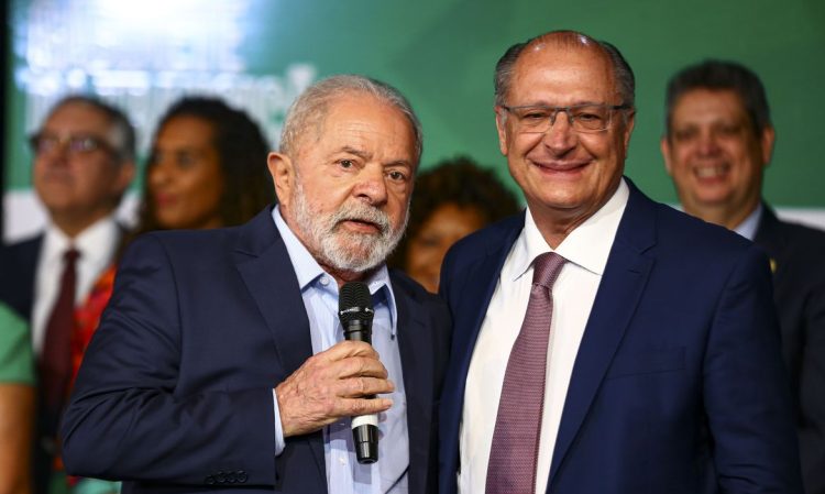 Saque do 13º SALÁRIO tem prazo de VENCIMENTO chocando os titulares do INSS