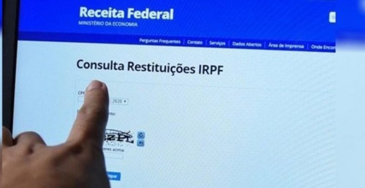 Consulta da restituição do IRPF fica disponível para idosos; veja como fazer
