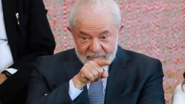 Última chance para saque do PIS/PASEP! Bancos encerram depósitos na próxima semana