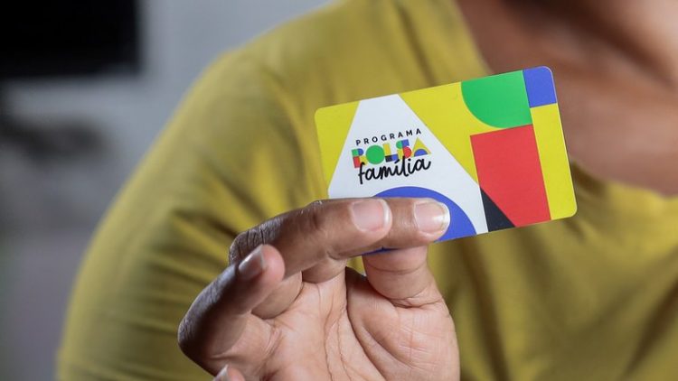 Bônus de R$ 300 pelo Bolsa Família! Caixa anuncia data de liberação do valor extra