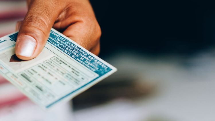 Adeus autoescola cara: Novo programa libera CNH gratuita; veja os requisitos