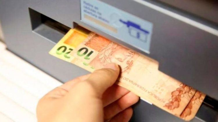 VITÓRIA! Saque EXTRA de R$ 2.640 faz alegria de brasileiros em momentos de desespero