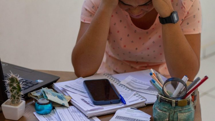 Desenrola Fies ainda pode renegociar mais de 800 mil contratos; veja como aproveitar