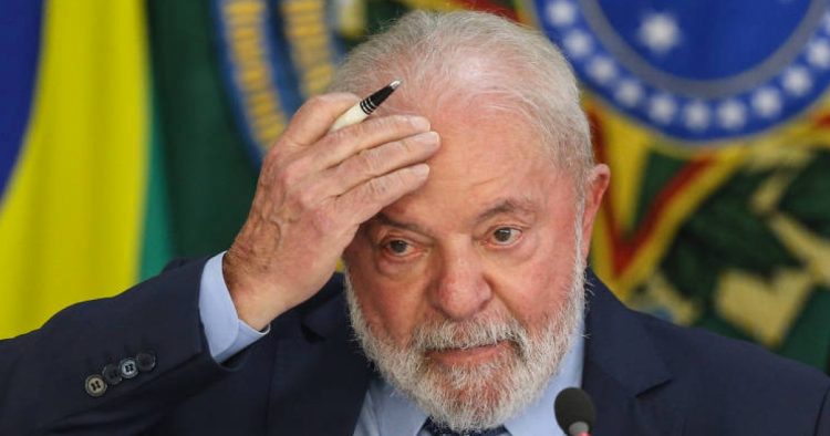 Canetada de Lula faz beneficiários do bolsa família darem adeus aos R$600