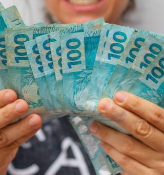 Quem quer ser um milionário? Brasileiros têm oportunidade de ganhar R$ 40 MILHÕES hoje
