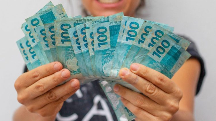 Quem quer ser um milionário? Brasileiros têm oportunidade de ganhar R$ 40 MILHÕES hoje