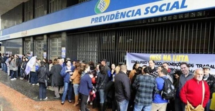 URGENTE! Atrasos no INSS impedem concessão salarial aos beneficiários