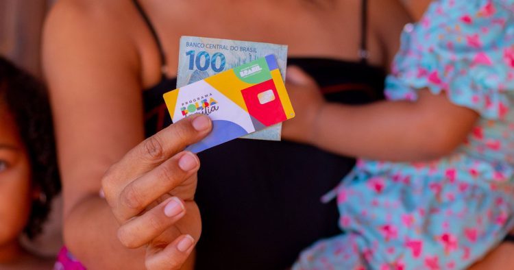 Bolsa Família de agosto sobe para R$ 1.400? Entenda o novo cálculo