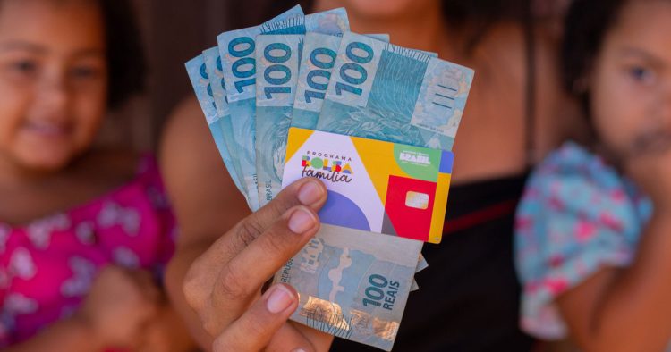 Bolsa Família pode sofrer novo AUMENTO no valor das suas mensalidades