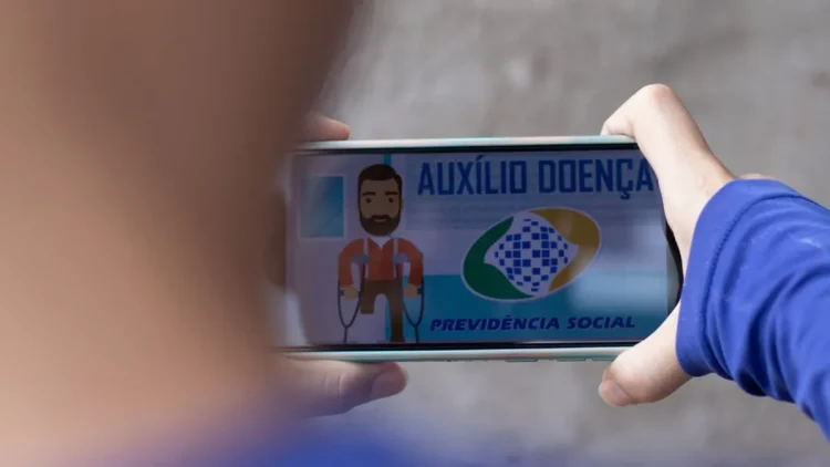 Como assim? Brasileiros tentam sacar AUXÍLIO-DOENÇA e acabam PRESOS