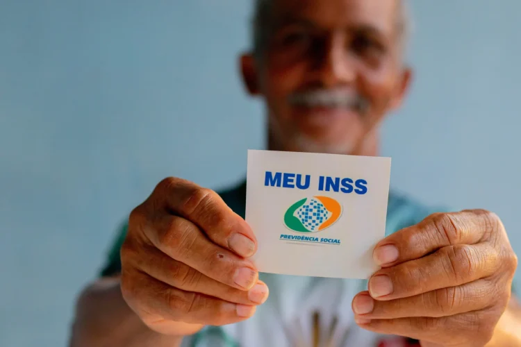 Aposentados do INSS comemoram decisão sobre ampliação de suas rendas