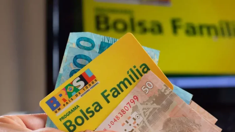 CONFIRMADO! Bolsa Família paga R$ 1.420 em agosto sob exigência destes critérios