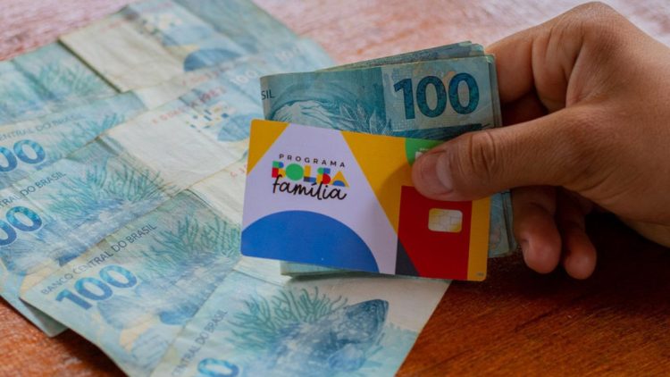 Calendário e valor do Bolsa Família de agosto é liberado; consulte agora
