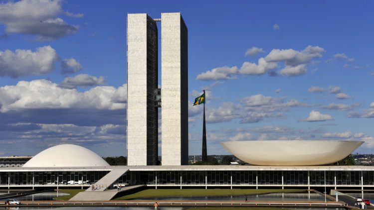 Concurso Câmara dos Deputados: Inscrições abertas e salários de R$ 30 MIL