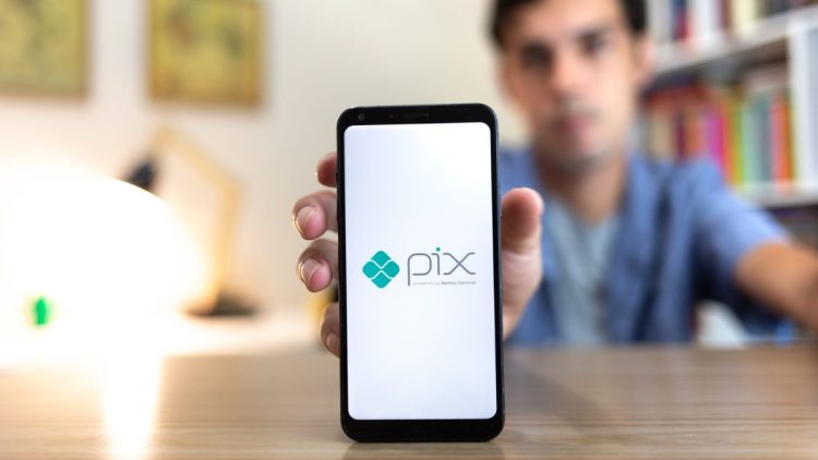 PIX no crédito? Fala do presidente do Banco Central deixa brasileiros ESPERANÇOSOS