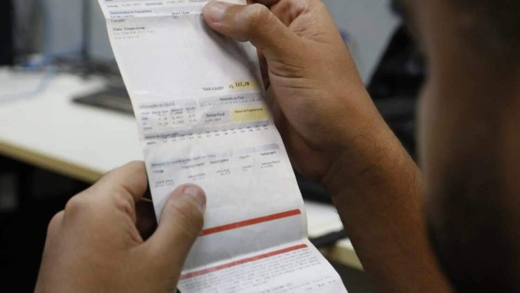 Conta de luz de GRAÇA! Consumidor terá benefício em novo projeto do governo