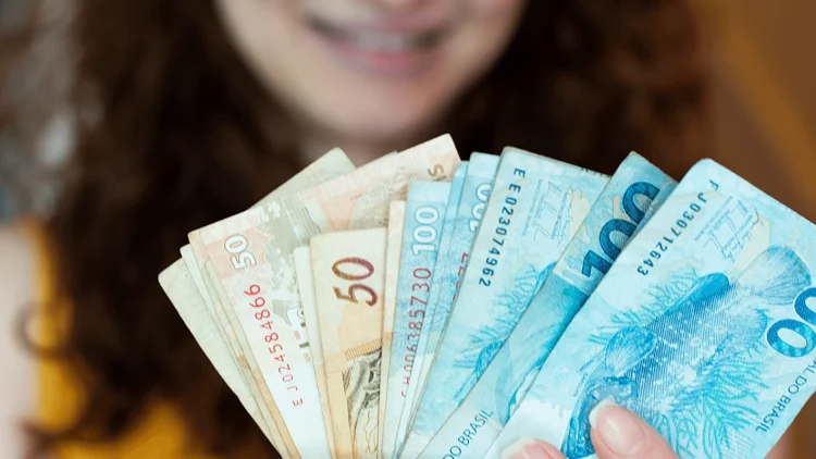Dinheiro na conta: Pagamento de R$ 1.621 é liberado hoje para milhões de brasileiros.