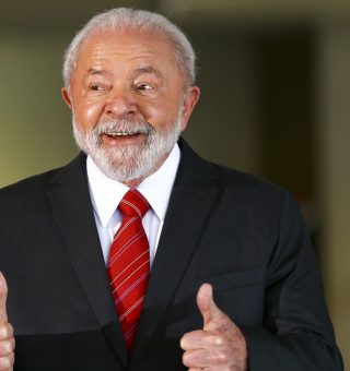 CARNE de graça! Lula libera cartão mensal para famílias