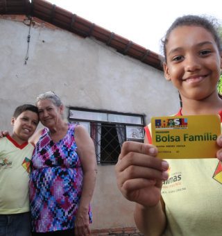 Atenção! Bolsa Família pode ganhar NOVO formato de pagamento