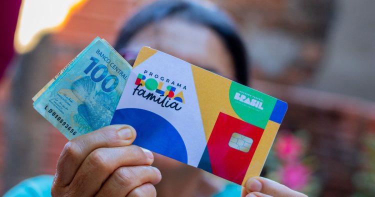 Bolsa Família autoriza novos saques de até 1.200 a partir desta quarta-feira