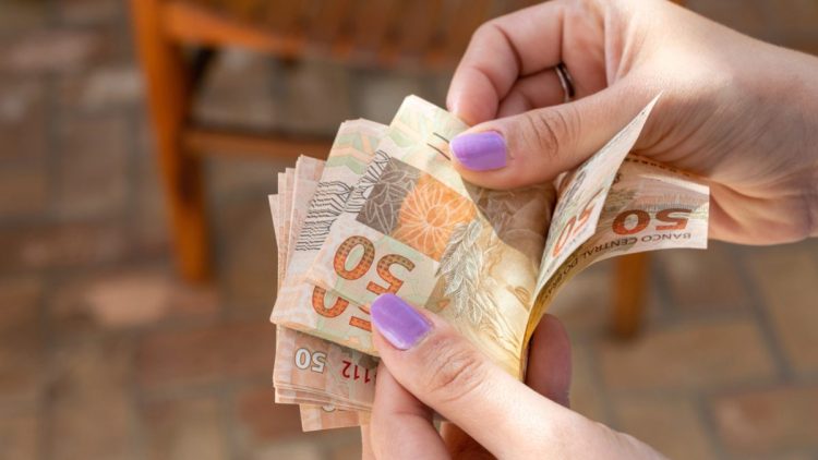 Salário Mínimo 2024: SERASA responde qual deve ser o valor da remuneração