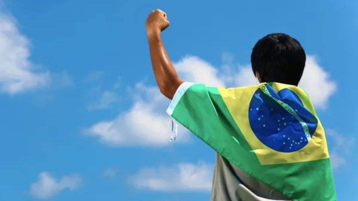 SERASA faz comunicado que brasileiros precisam COMEMORAR