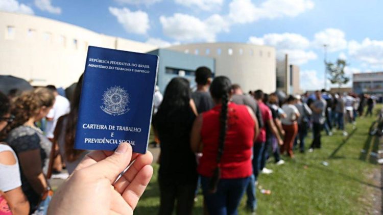 Serasa convoca brasileiros após abrir inscrições para novo processo seletivo