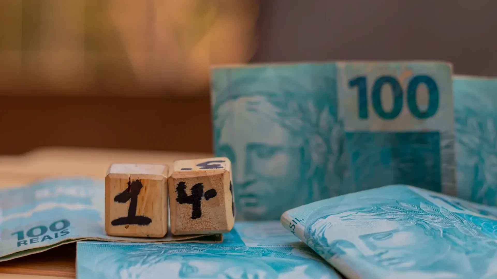 14º salário é uma POSSIBILIDADE? Confira todos os DETALHES deste assunto