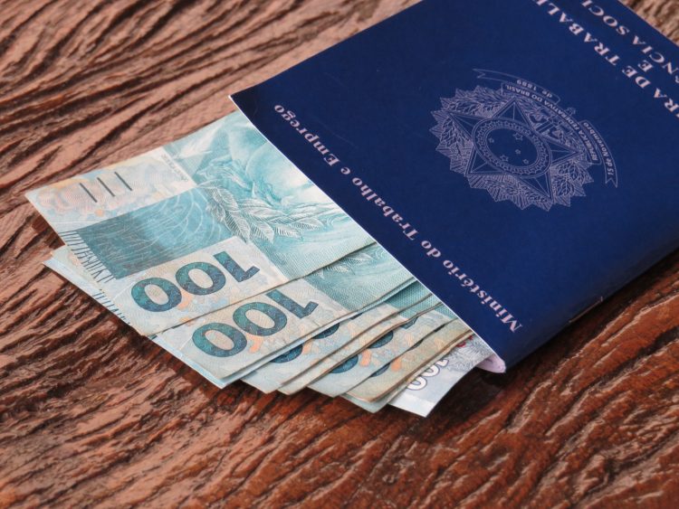 13º salário pode ser antecipado? Entenda todos os prazos máximos para receber o bônus