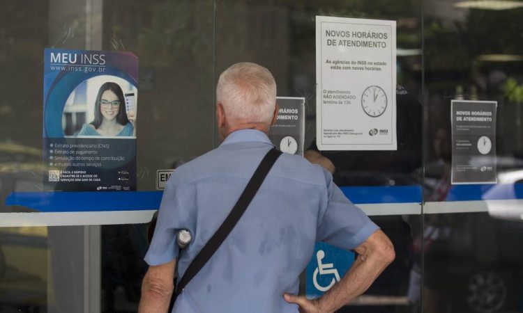 Corte de R$ 20 bilhões é confirmado pelo INSS com REDUÇÃO na lista de aposentados