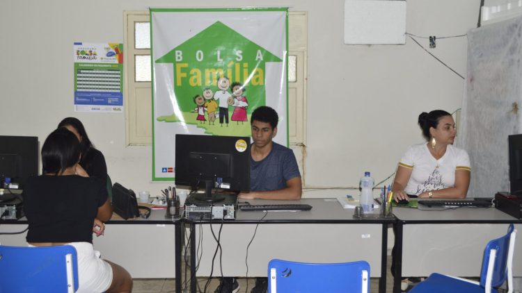 Bolsa Família de outubro tem novidades sobre ANTECIPAÇÃO do pagamento