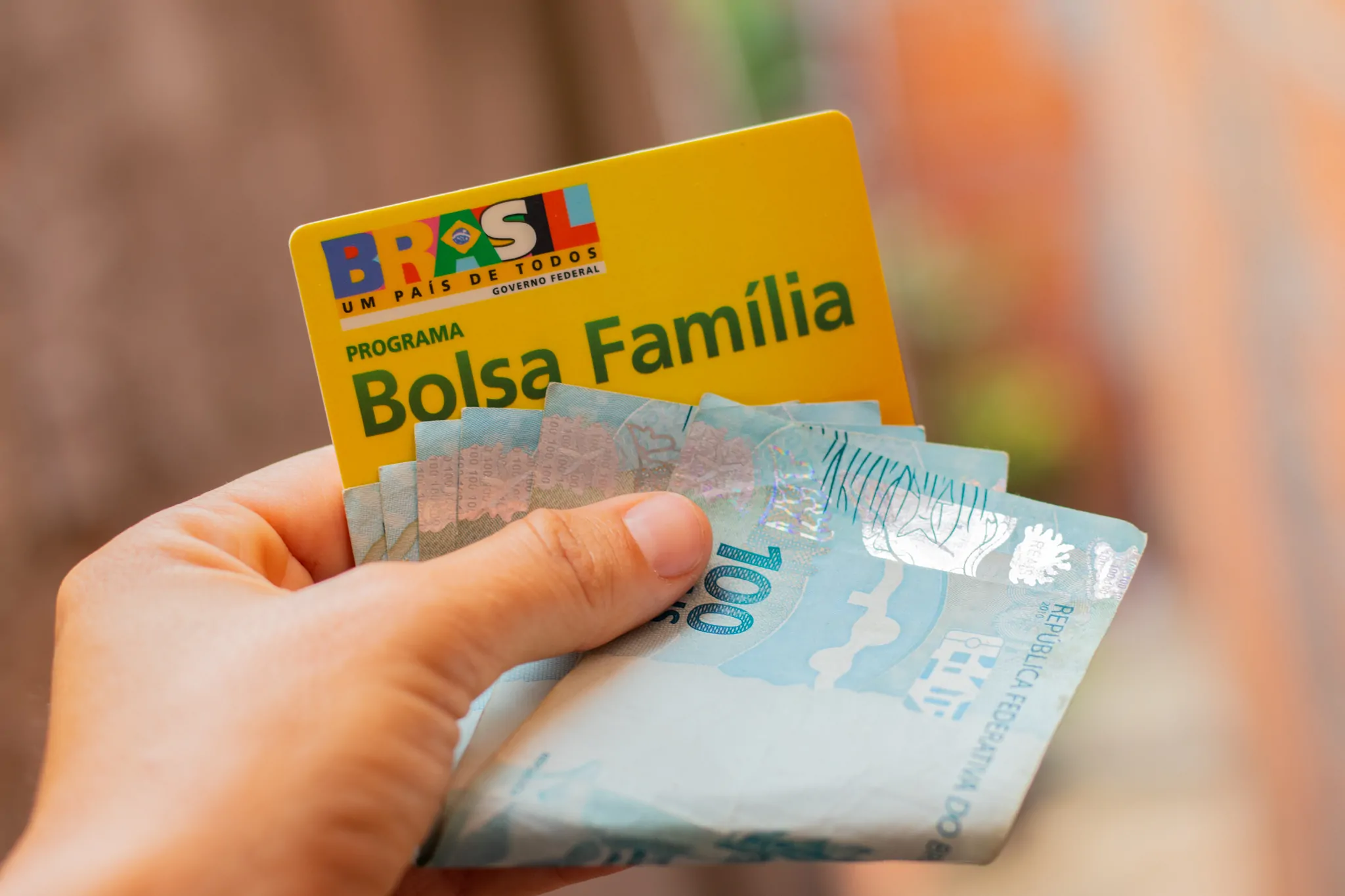 FRAUDE no Bolsa Família pode atingir NEGATIVAMENTE o benefício de milhares de brasileiros