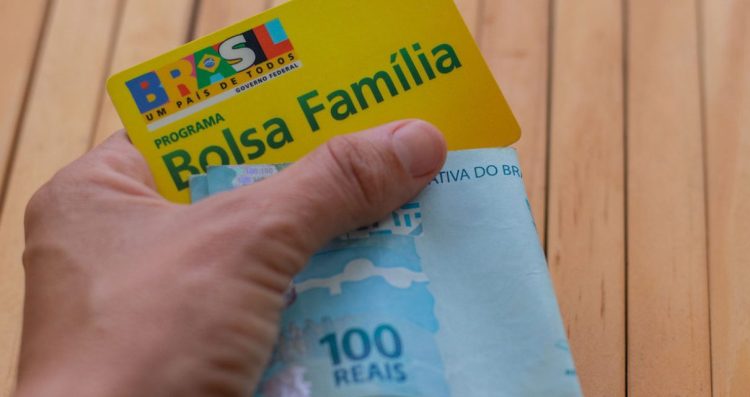 Bolsa Família será pago em uma semana com nova prioridade de saque