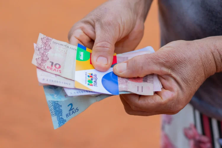 Bolsa Família de SETEMBRO pode ter acúmulos na mensalidade gerando AUMENTO salarial