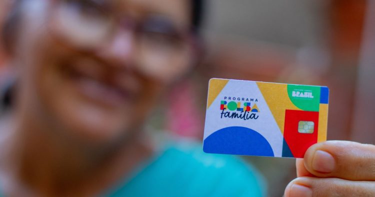 Beneficiários do BOLSA FAMÍLIA estão IMPEDIDOS de realizar esta ação