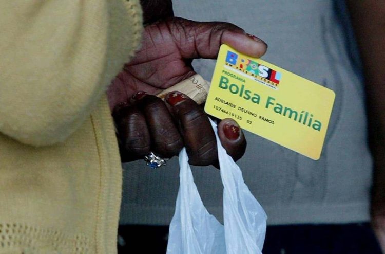 IRREGULAR! Bolsa Família terá mais de 6,4 milhões de cadastros CANCELADOS