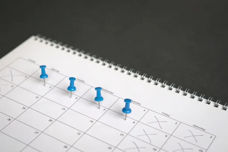 Semana de trabalho de apenas 4 dias entra em funcionamento no Brasil; entenda seu funcionamento