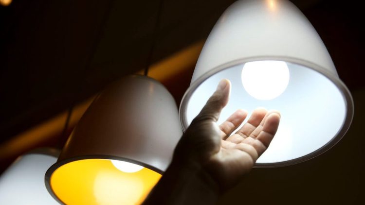 Solicite ISENÇÃO da conta de luz em 4 passos; confira