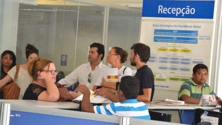 Aposentadoria pelo INSS se torna uma realidade distante para muitos trabalhadores em 2024