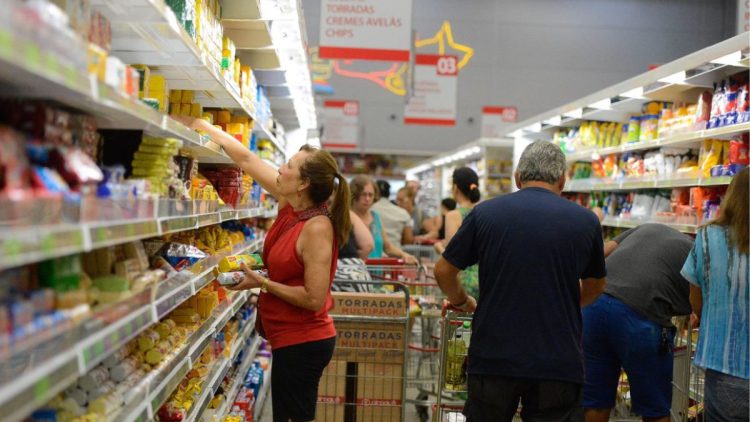 Produtos MAIS CAROS nas prateleira dos mercados; Saiba qual foi o AUMENTO da vez