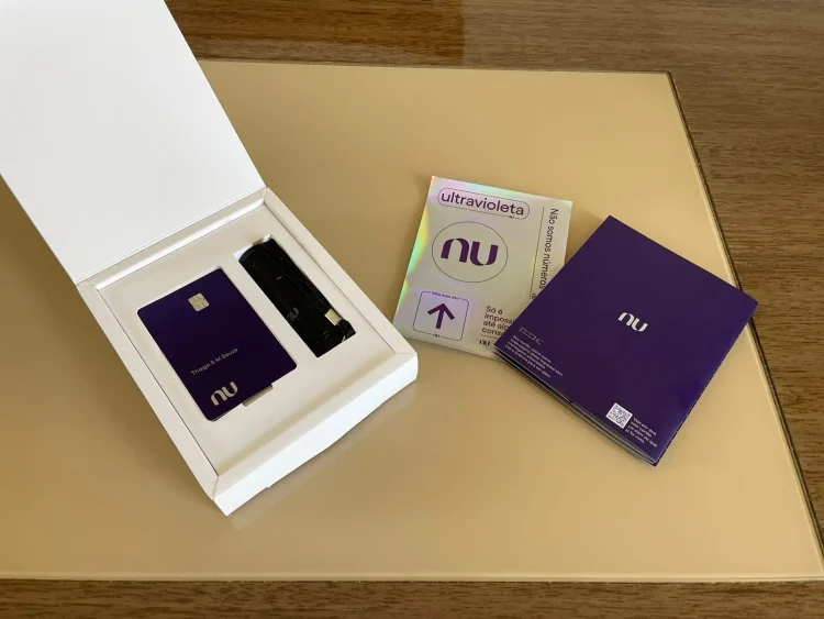 Cancelamento em massa nos cartões Nubank choca os seus clientes